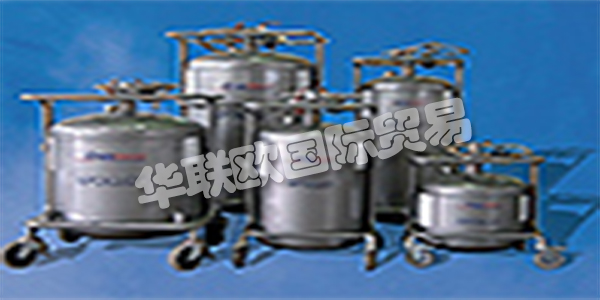 CRYOTHERM它分配溫度保持可用時(shí)間長(zhǎng)，都提供了容器和傳送控制系統(tǒng)，通過他們的研究，一個(gè)特殊的，復(fù)雜的絕緣專門開發(fā)：內(nèi)外容器之間的高品質(zhì)的多層真空超級(jí)絕緣，高活性的吸附劑和一種基于計(jì)算機(jī)的，優(yōu)化的熱設(shè)計(jì)減少熱的發(fā)生率因此液態(tài)氣體的蒸發(fā)量降至最低。他們?yōu)槊宽?xiàng)任務(wù)為您制造合適的容器。無論是小型還是大型，無論是固定的還是移動(dòng)的，用于短期或長(zhǎng)期存儲(chǔ)，用于實(shí)驗(yàn)室或z。B.海外運(yùn)輸。