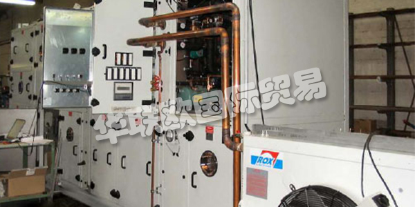 ROX-KLIMATECHNIK GmbH作為房間和工藝空氣技術(shù)設(shè)備和組件的制造商，是規(guī)劃者，工廠建設(shè)者和工廠操作員的合作伙伴。采用Rox-Klimatechnik GmbH中央空調(diào)的室內(nèi)空氣和工藝空氣技術(shù)有助于保持舒適的室內(nèi)氣候。清潔污染的廢氣是積極的環(huán)境保護(hù)。