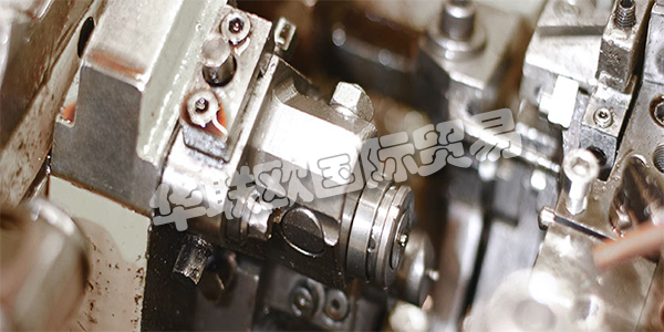 ARNOLD集團(tuán)憑借多年來(lái)在智能緊固系統(tǒng)和非常復(fù)雜的擠壓件生產(chǎn)方面的專(zhuān)業(yè)知識(shí)，已發(fā)展成為復(fù)雜緊固系統(tǒng)的綜合供應(yīng)商和開(kāi)發(fā)合作伙伴。憑借他們對(duì)“藍(lán)色緊固系統(tǒng)”的新定位，這一發(fā)展過(guò)程現(xiàn)在將繼續(xù)在一個(gè)統(tǒng)一和協(xié)調(diào)的結(jié)構(gòu)下進(jìn)行。工程，緊固件和功能部件，以及進(jìn)料器處理系統(tǒng)，所有這些都來(lái)自單一來(lái)源 - 高效，持續(xù)和國(guó)際化。