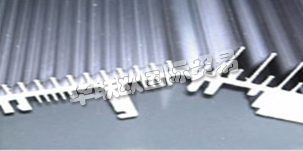 BENZ ALUSYSTEME在開發(fā)市場驅(qū)動和個性化解決方案方面，數(shù)十年的鋁加工經(jīng)驗，技術(shù)訣竅和創(chuàng)新思維使得Swabian Pleidelsheim的Benz AluSysteme成為鋁制零件的領(lǐng)先系統(tǒng)制造商。無論您是委托他們?yōu)槟捻椖块_發(fā)鋁制拉伸型材，還是正在尋找鋁型材的合作伙伴，他們都將竭誠為您提供鋁加工的各個方面的幫助和建議。在他們的產(chǎn)品線輪廓線 他們?yōu)橄到y(tǒng)開發(fā)鋁。對于他們稱職的團隊客戶滿意度，產(chǎn)品質(zhì)量，工藝流程和經(jīng)濟思想處于最前沿。他們對您的建議，解決方案建議，個人發(fā)展以及您的結(jié)果感到滿意。