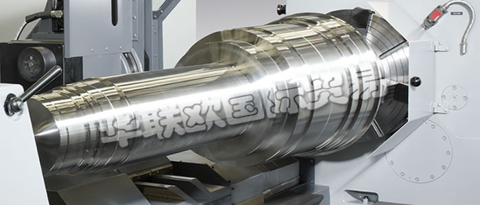 HERKULES車床是集100多年的機床制造經(jīng)驗、可靠性及應用考量與最先進技術相結合的結果。HERKULES提供各種加工直徑和重量的重型車床，可完成工件直徑從幾厘米，重量幾公斤到直徑3米，重量400噸的加工任務。HERKULES可提供各種范圍的輥環(huán)高精度車削和修磨的解決方案。